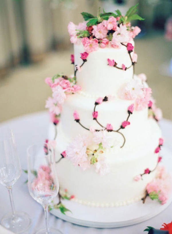 Gateau de mariage asiatique decoration fleurs de cerisier